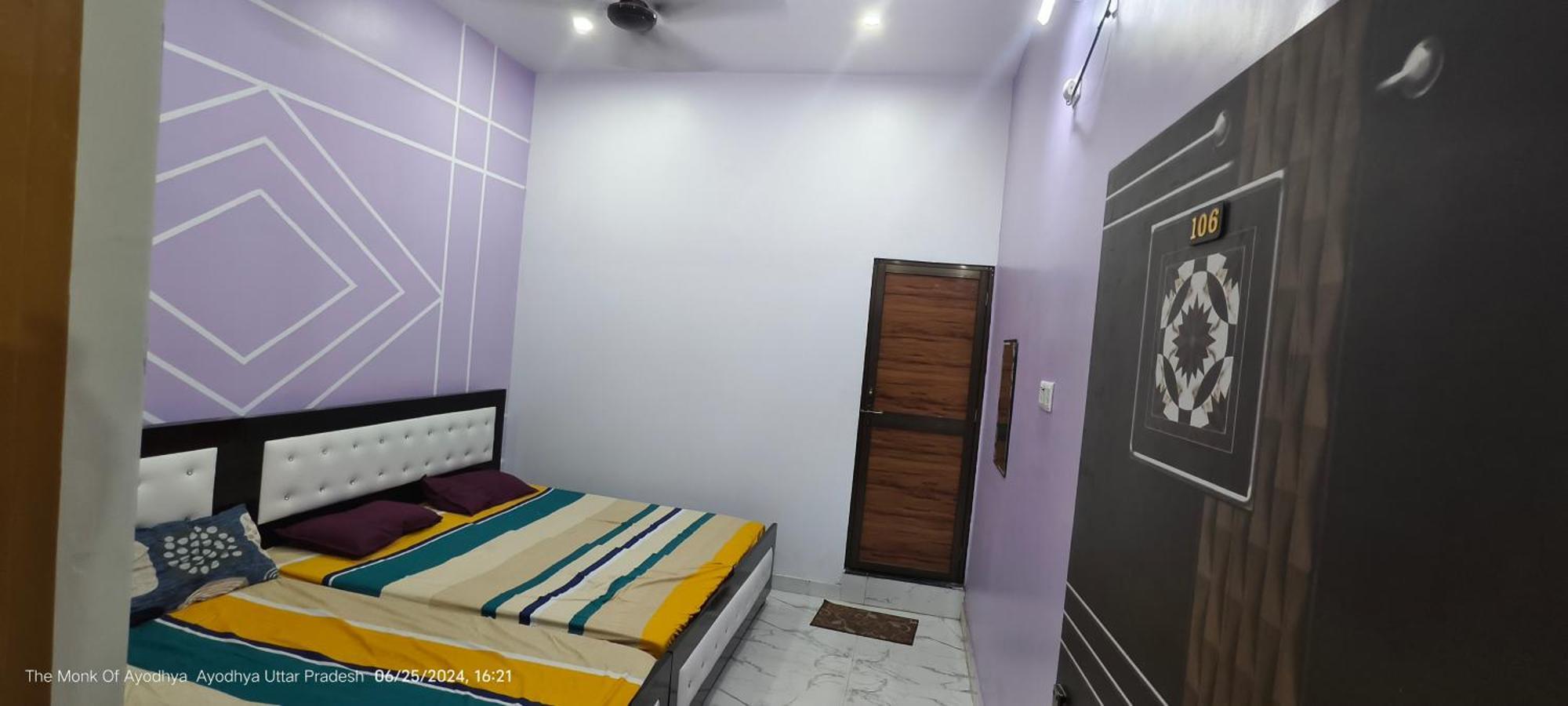Shree Ayodhya Dham Guest House 300 Meter From Sri Ram Temple Free Pick Up , Drop , Breakfast & Wifi Exterior photo